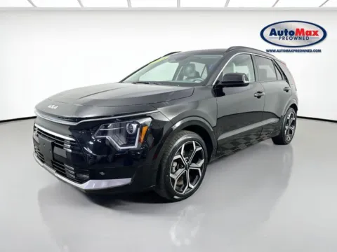 More photos of 2023 Kia Niro EX Touring at AutoMax Preowned Framingham, MA