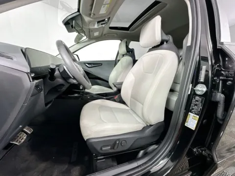 More photos of 2023 Kia Niro EX Touring at AutoMax Preowned Framingham, MA