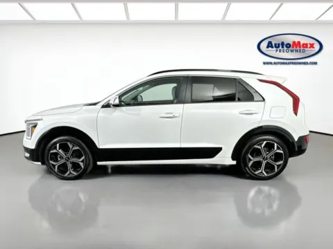 More photos of 2023 Kia Niro EX Touring at AutoMax Preowned Framingham, MA