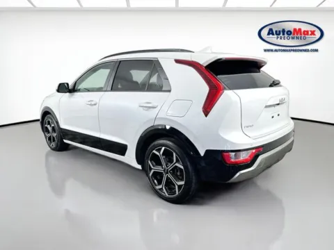 More photos of 2023 Kia Niro EX Touring at AutoMax Preowned Framingham, MA