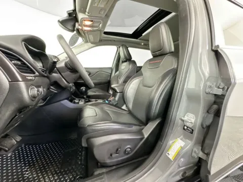 More photos of 2022 Jeep Cherokee Trailhawk at AutoMax Preowned Framingham, MA