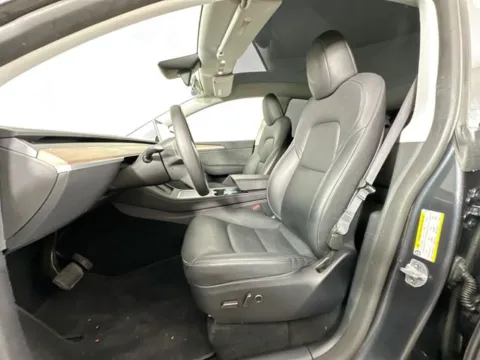 More photos of 2025 Tesla Model Y Long Range at AutoMax Preowned Framingham, MA
