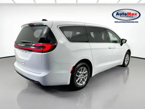 Photos of 2025 Chrysler Pacifica Select for sale in Framingham, MA at AutoMax Preowned Framingham