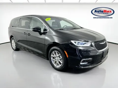 Black 2025 Chrysler Pacifica Select for sale in Framingham, MA