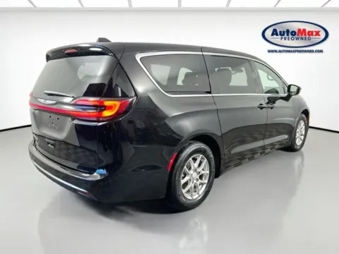 Photos of 2025 Chrysler Pacifica Select for sale in Framingham, MA at AutoMax Preowned Framingham