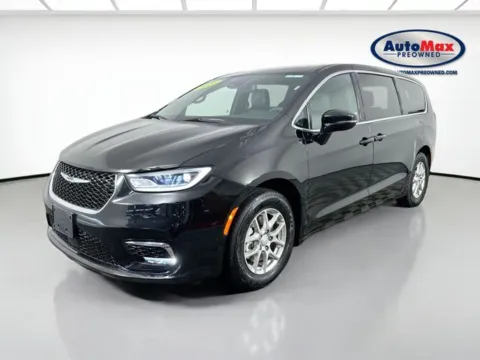 Another view of 2025 Chrysler Pacifica Select for sale in Framingham, MA at AutoMax Preowned Framingham