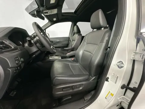 More photos of 2023 Honda Passport EX-L at AutoMax Preowned Framingham, MA