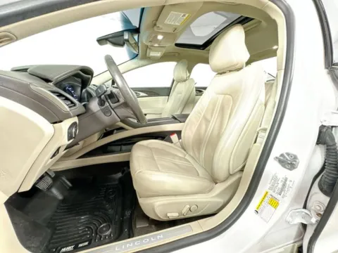 More photos of 2018 Lincoln MKZ Reserve at AutoMax Preowned Framingham, MA