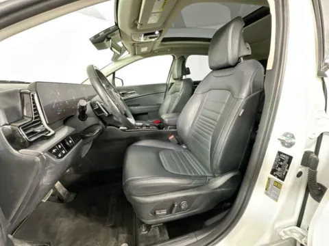 More photos of 2023 Kia Sportage Hybrid SX-Prestige at AutoMax Preowned Framingham, MA