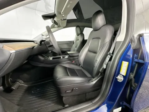 More photos of 2022 Tesla Model Y Long Range at AutoMax Preowned Framingham, MA