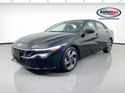 More photos of 2025 Hyundai Elantra SEL Convenience at AutoMax Preowned Framingham, MA