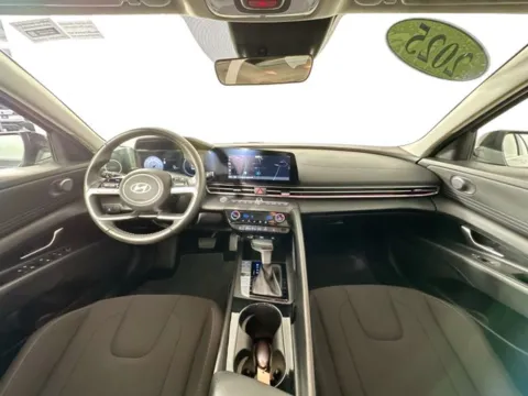 Another view of 2025 Hyundai Elantra SEL Convenience for sale in Framingham, MA at AutoMax Preowned Framingham