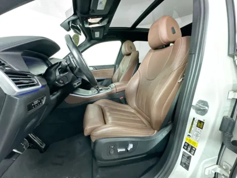 More photos of 2022 BMW X5 xDrive40i at AutoMax Preowned Framingham, MA