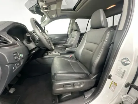 More photos of 2023 Honda Ridgeline RTL at AutoMax Preowned Framingham, MA