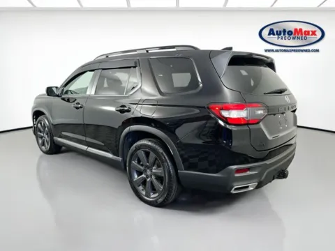 More photos of 2025 Honda Pilot Sport at AutoMax Preowned Framingham, MA
