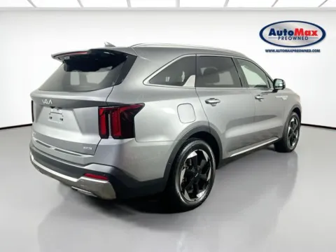 Photos of 2025 Kia Sorento Plug-In Hybrid SX Prestige for sale in Framingham, MA at AutoMax Preowned Framingham