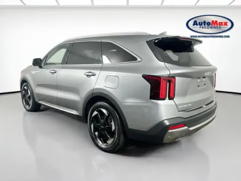 More photos of 2025 Kia Sorento Plug-In Hybrid SX Prestige at AutoMax Preowned Framingham, MA