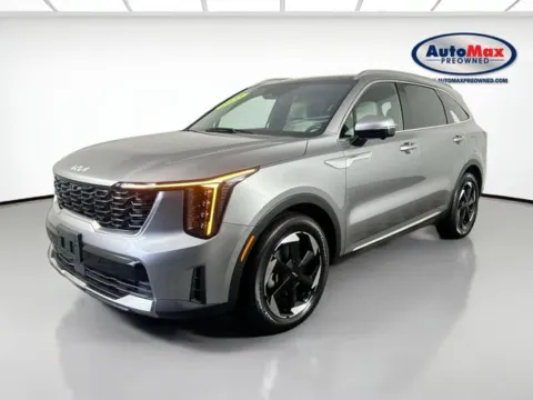 Another view of 2025 Kia Sorento Plug-In Hybrid SX Prestige for sale in Framingham, MA at AutoMax Preowned Framingham