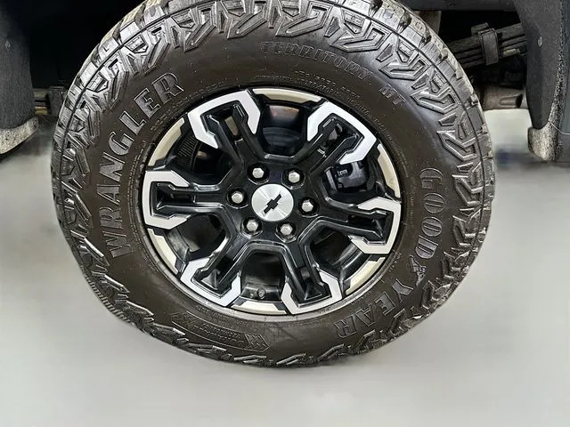 2024 Chevrolet Silverado 1500 ZR2 - Photo 29