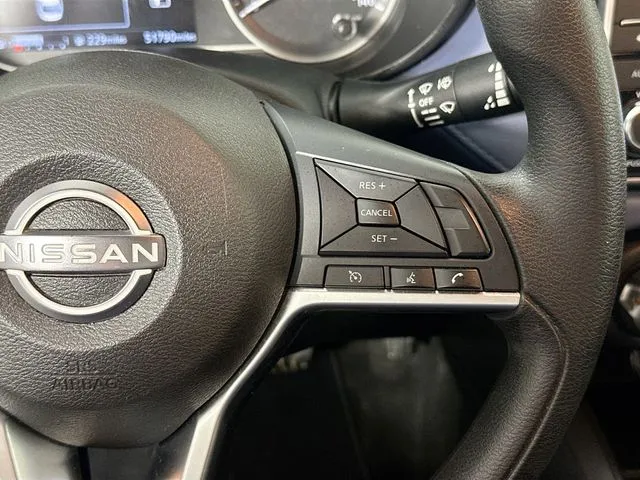 2023 Nissan Versa Sedan SV - Photo 20