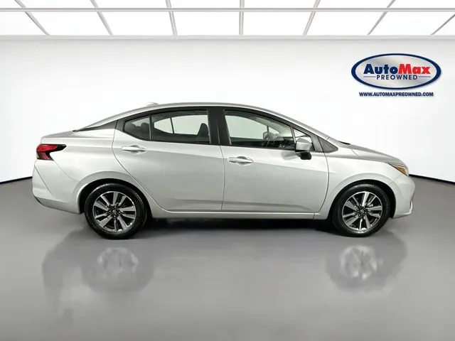 2023 Nissan Versa Sedan SV - Photo 10