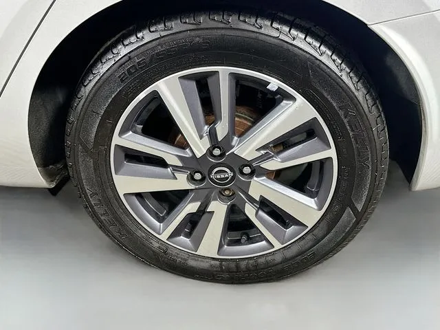 2023 Nissan Versa Sedan SV - Photo 28