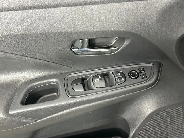 2023 Nissan Versa Sedan SV - Photo 22