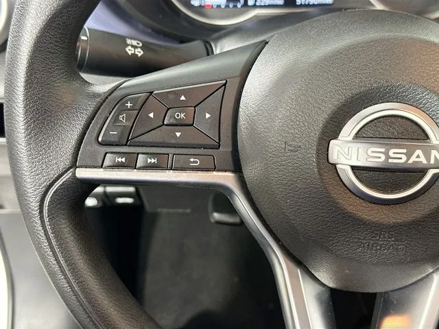 2023 Nissan Versa Sedan SV - Photo 19