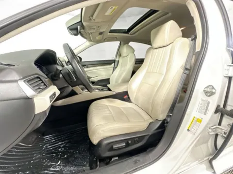 More photos of 2019 Honda Accord Touring 2.0T at AutoMax Preowned Framingham, MA