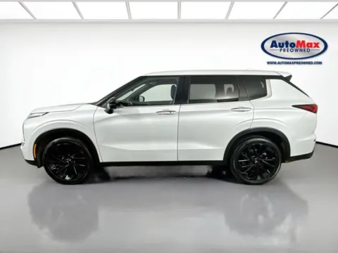 More photos of 2024 Mitsubishi Outlander SE Black Edition w/Pano Roof at AutoMax Preowned Framingham, MA