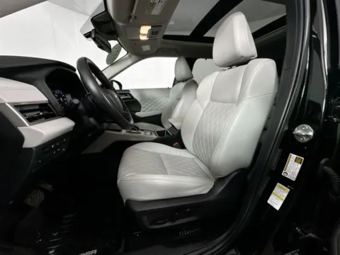 More photos of 2023 Mitsubishi Outlander PHEV SEL at AutoMax Preowned Framingham, MA