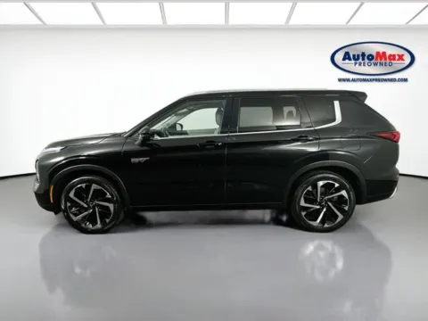 More photos of 2023 Mitsubishi Outlander PHEV SEL at AutoMax Preowned Framingham, MA