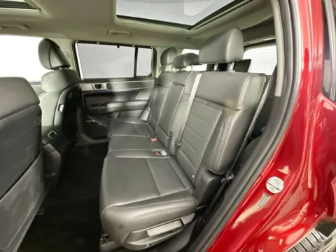 More photos of 2024 Hyundai Santa Fe Hybrid Limited at AutoMax Preowned Framingham, MA