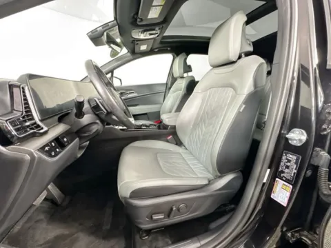 More photos of 2023 Kia Sportage Plug-In Hybrid X-Line at AutoMax Preowned Framingham, MA