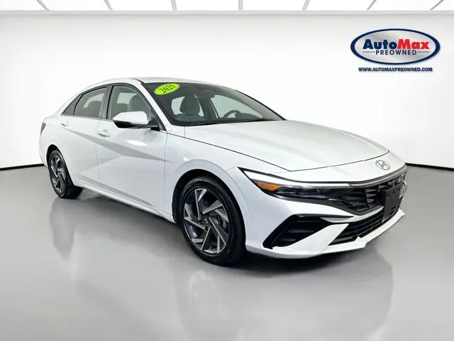 2025 Hyundai Elantra 1.6 HEV Limited DCT's photo