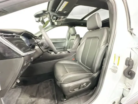 More photos of 2025 Jeep Wagoneer S Limited at AutoMax Preowned Framingham, MA