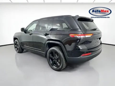 More photos of 2022 Jeep Grand Cherokee Altitude at AutoMax Preowned Framingham, MA
