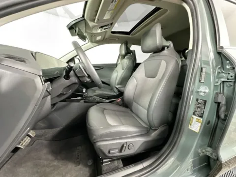 More photos of 2023 Kia Niro EX Touring at AutoMax Preowned Framingham, MA