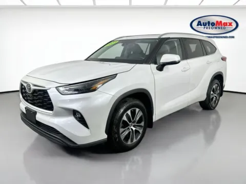 More photos of 2023 Toyota Highlander XLE at AutoMax Preowned Framingham, MA