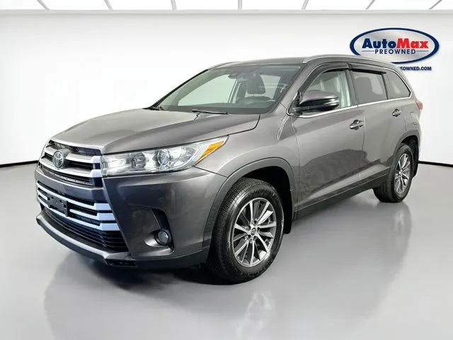 Gray 2019 Toyota Highlander XLE for sale in Framingham, MA