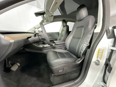More photos of 2021 Tesla Model Y Long Range at AutoMax Preowned Framingham, MA