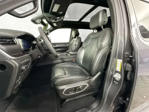 More photos of 2023 Jeep Wagoneer at AutoMax Preowned Framingham, MA