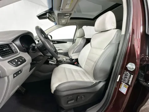 More photos of 2019 Kia Sorento SX at AutoMax Preowned Framingham, MA