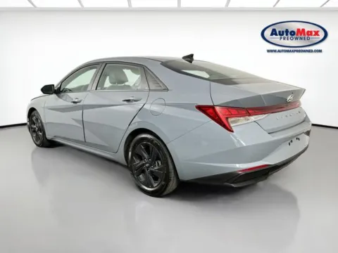 More photos of 2023 Hyundai Elantra Hybrid Blue at AutoMax Preowned Framingham, MA