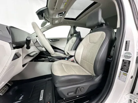 More photos of 2023 Kia Niro EV Wave at AutoMax Preowned Framingham, MA