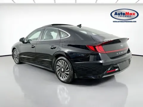More photos of 2023 Hyundai Sonata Hybrid Limited at AutoMax Preowned Framingham, MA