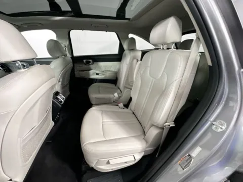 More photos of 2023 Kia Sorento Hybrid SX Prestige at AutoMax Preowned Framingham, MA