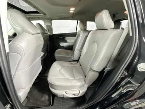 More photos of 2023 Toyota Highlander XLE at AutoMax Preowned Framingham, MA