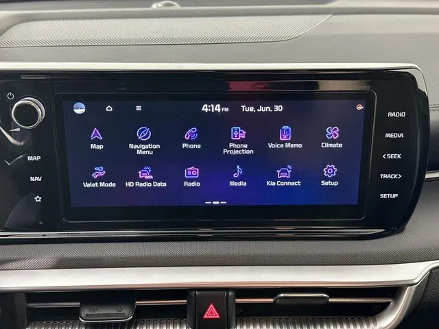 2024 Kia K5 GT-Line - Photo 12