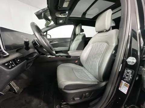 More photos of 2023 Kia Sportage Plug-In Hybrid X-Line Prestige at AutoMax Preowned Framingham, MA